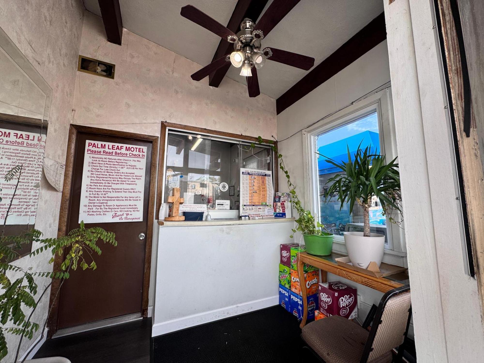 Oyo Palm Leaf Motel Ashland Kültér fotó